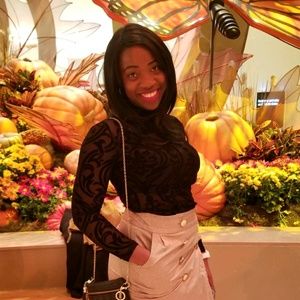 Meet your Posher, Edwige